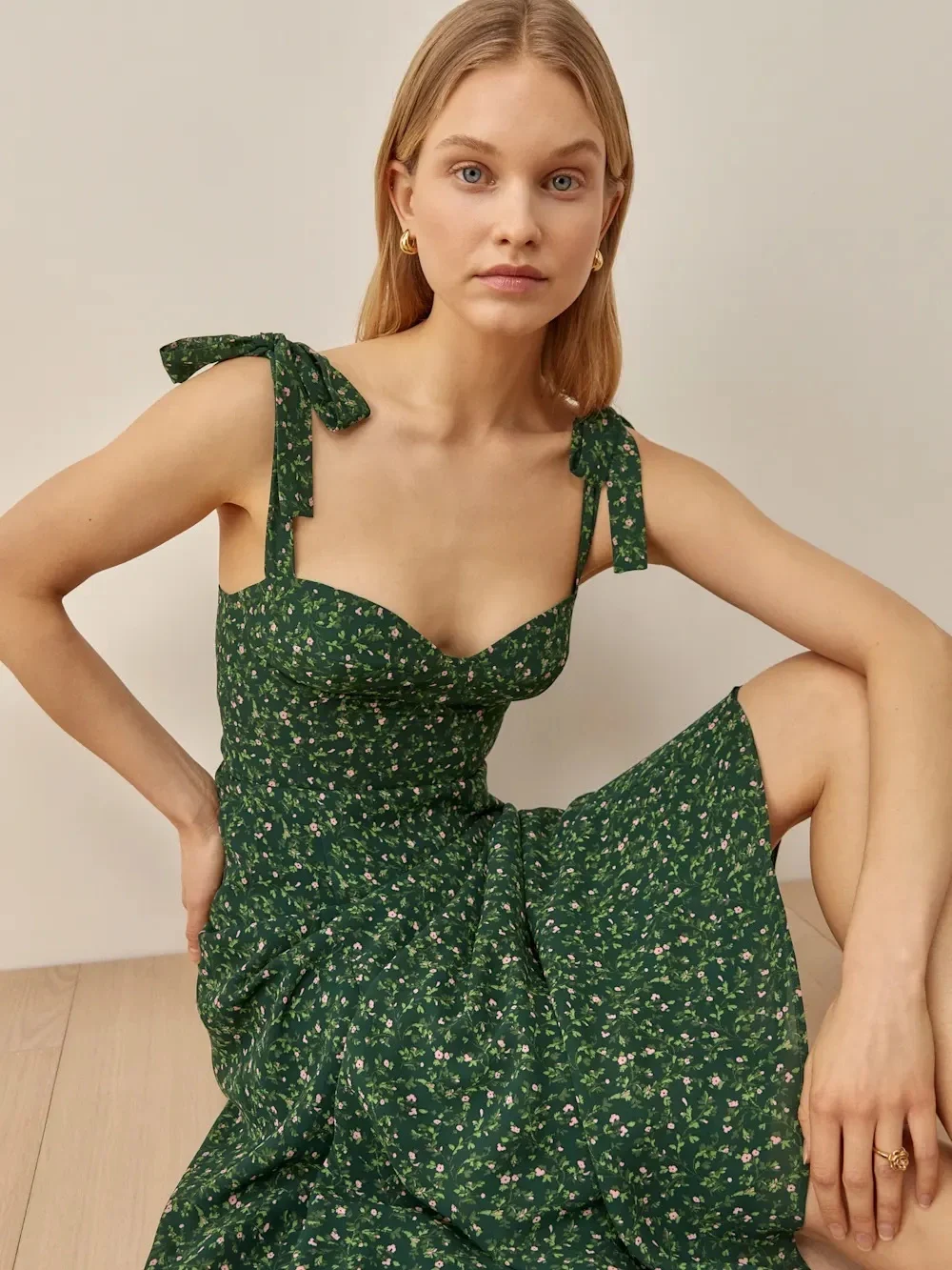 Reformation Nadira dress in Coriander Floral Green 4 - Picture 4 of 9